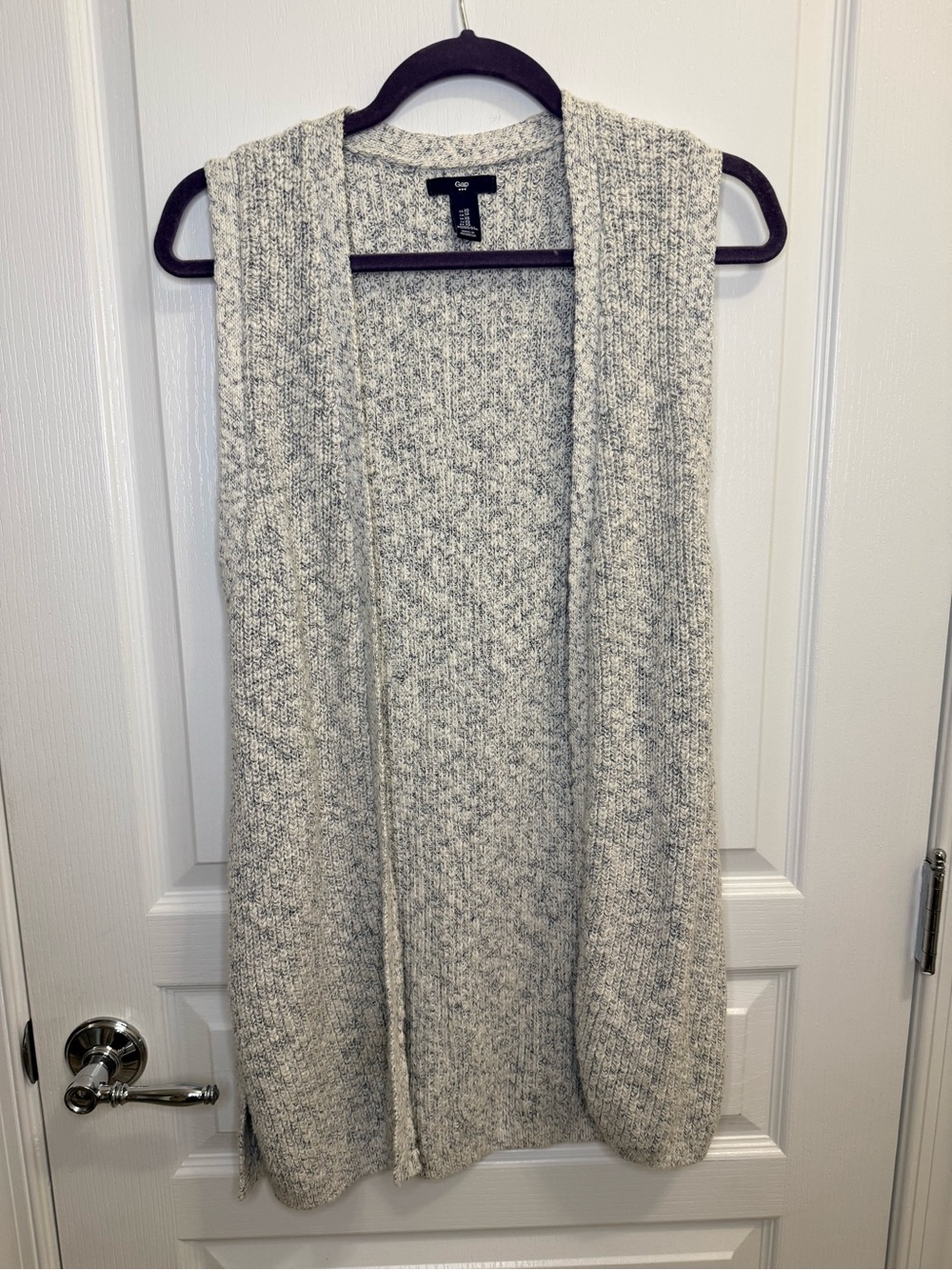 GAP Open Front Long Knit Vest in Heather Gray. XSMALL.